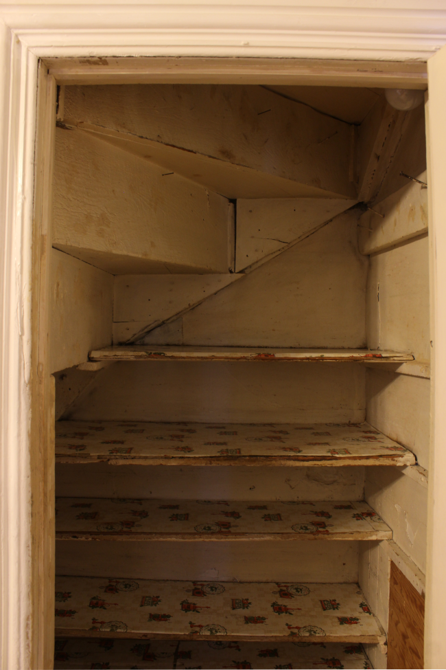 Kitchen: corner cabinets and storage. - VICTORIA ELIZABETH BARNES